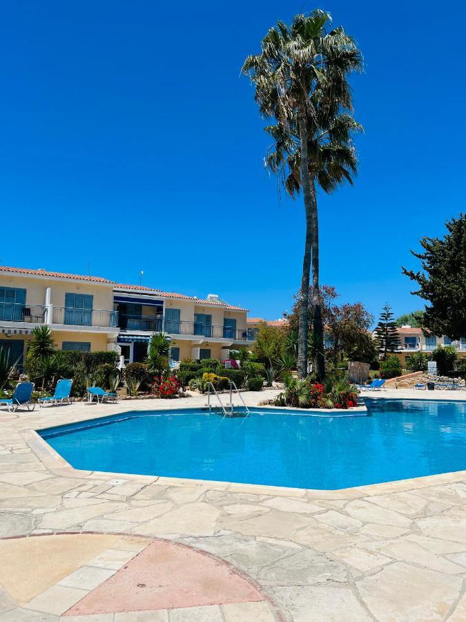 Golden Palms Paradise Garden Paphos ภายนอก รูปภาพ
