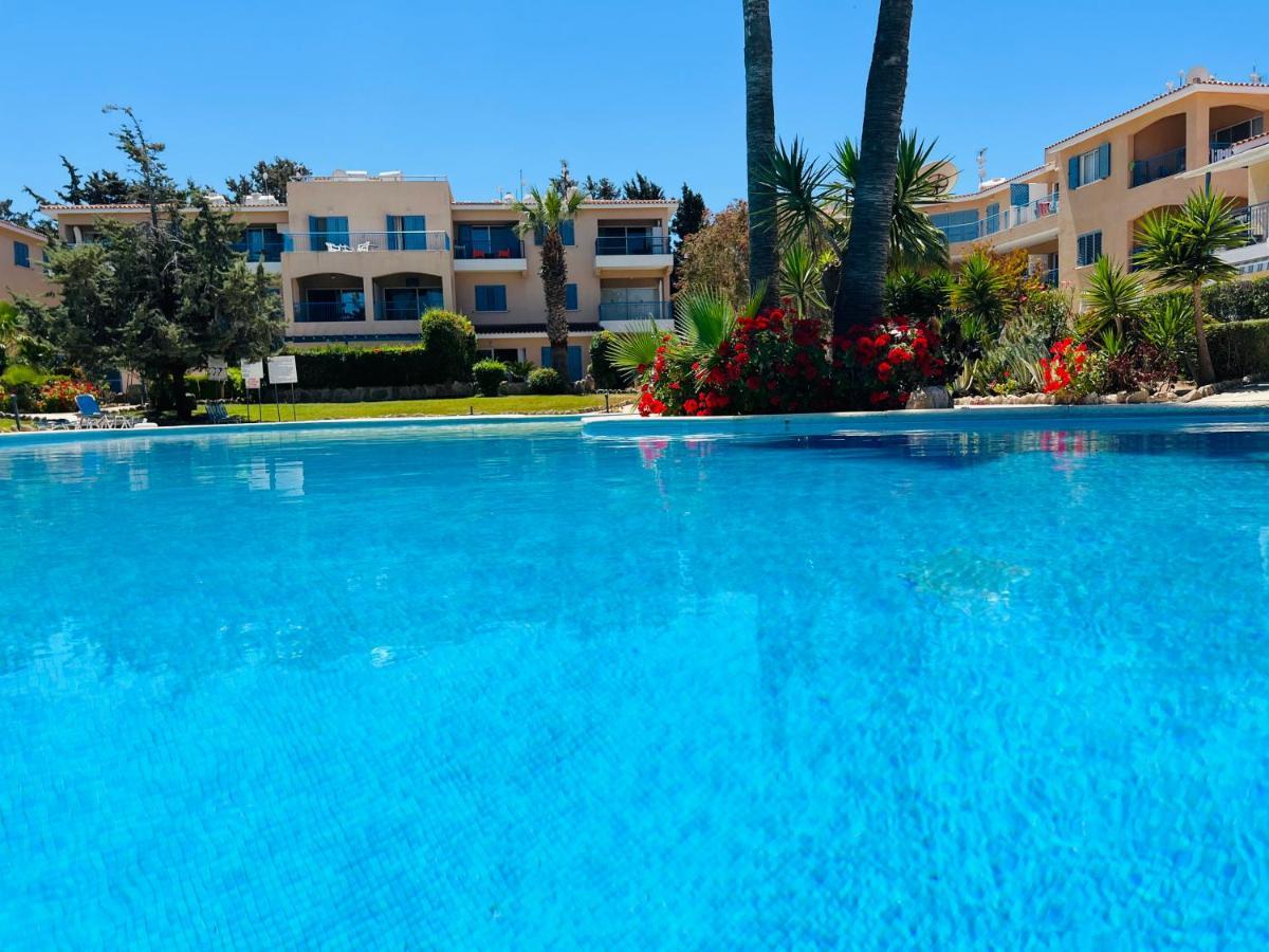 Golden Palms Paradise Garden Paphos ภายนอก รูปภาพ