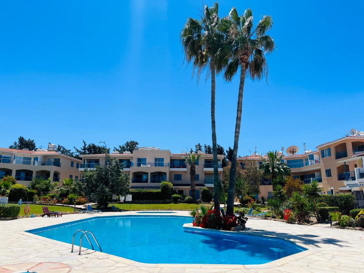 Golden Palms Paradise Garden Paphos ภายนอก รูปภาพ